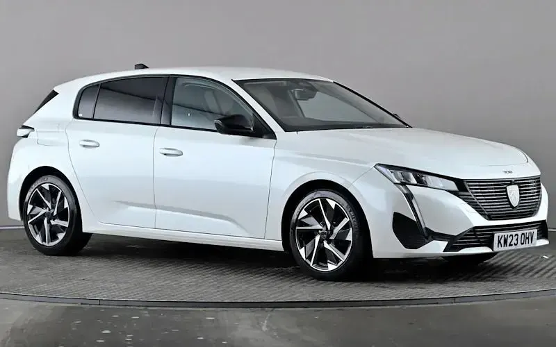 Usado Peugeot 308 Allure Premium 131 HP (96 kW) 2023 Citadino