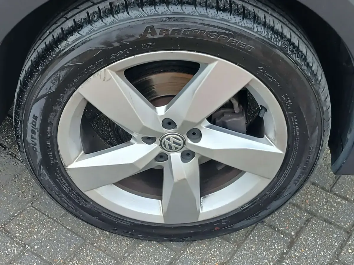 Used VW T-Cross SEL 115 HP (84 kW) 2019 Black SUV