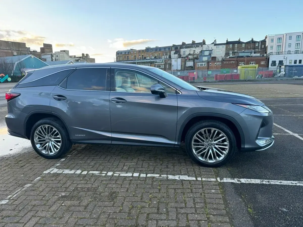 Used Lexus RX450hL 308 HP (226 kW) 2021 Grey Estate