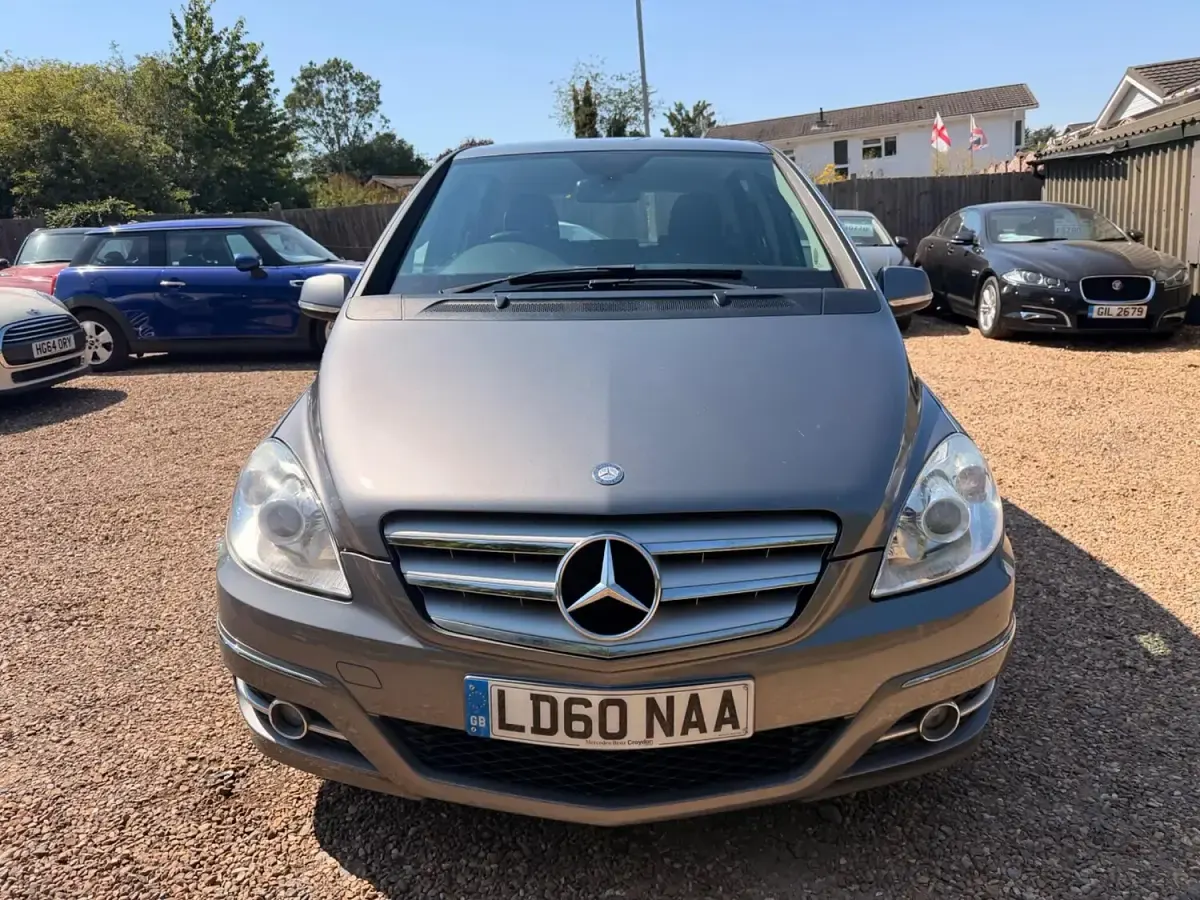 Used Mercedes B180 2010 Grey MPV