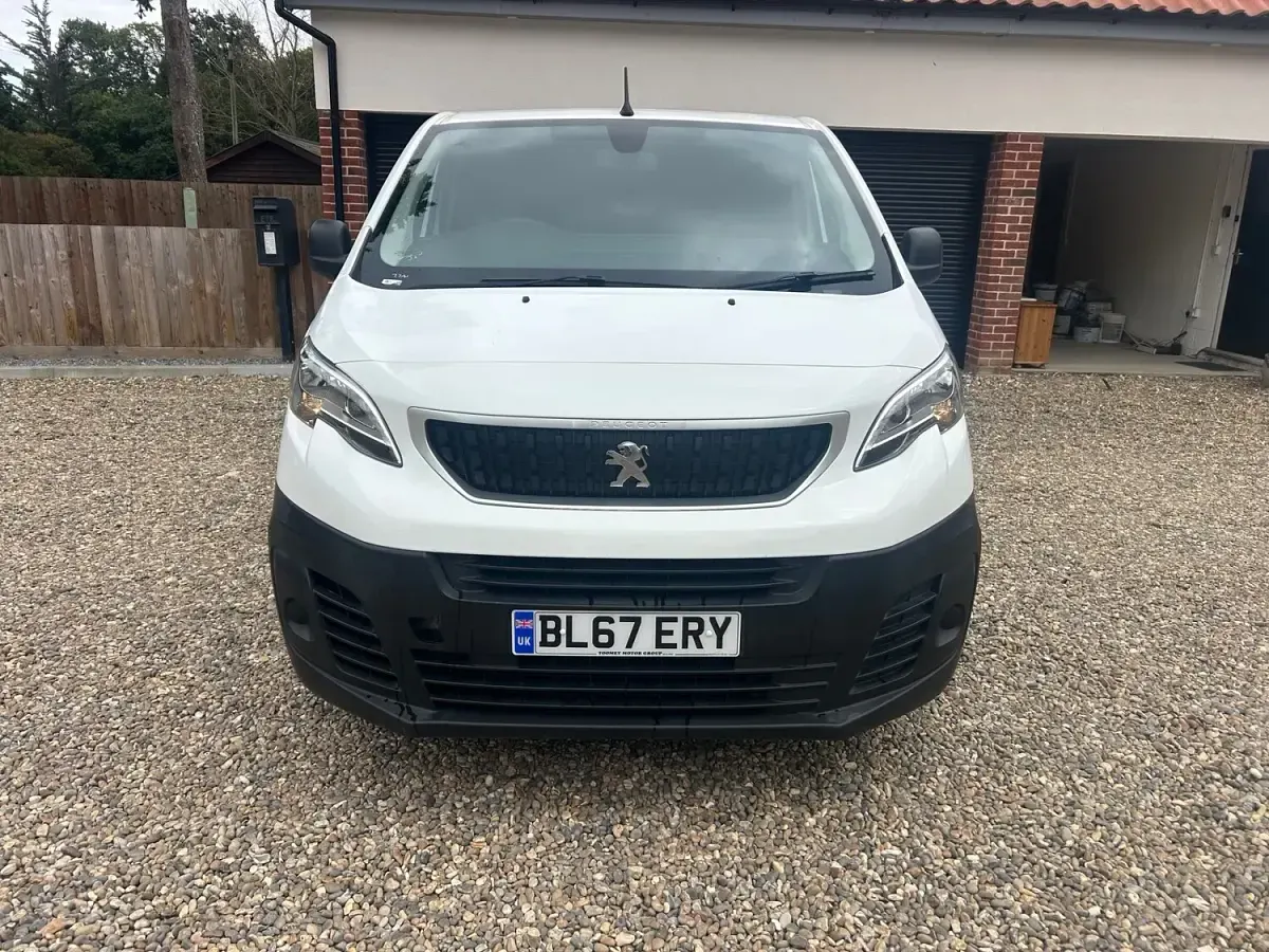 Used Peugeot Expert 2018 White Van