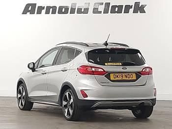 Usado Ford Fiesta Active 100 HP (73 kW) 2019 Prateado Citadino