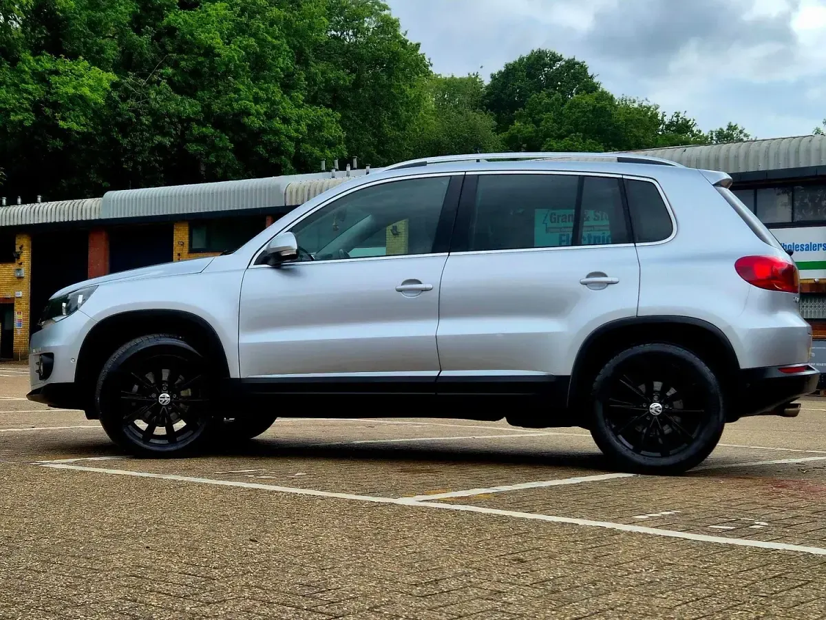 Used VW Tiguan SE 177 HP (130 kW) 2012 Silver SUV