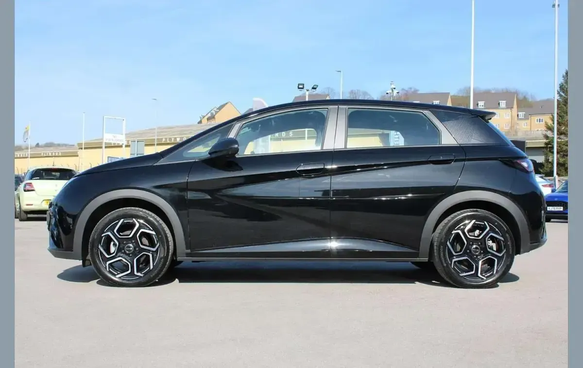 Used BYD Dolphin Comfort 150 kW (204 HP) 2025 Black Hatchback