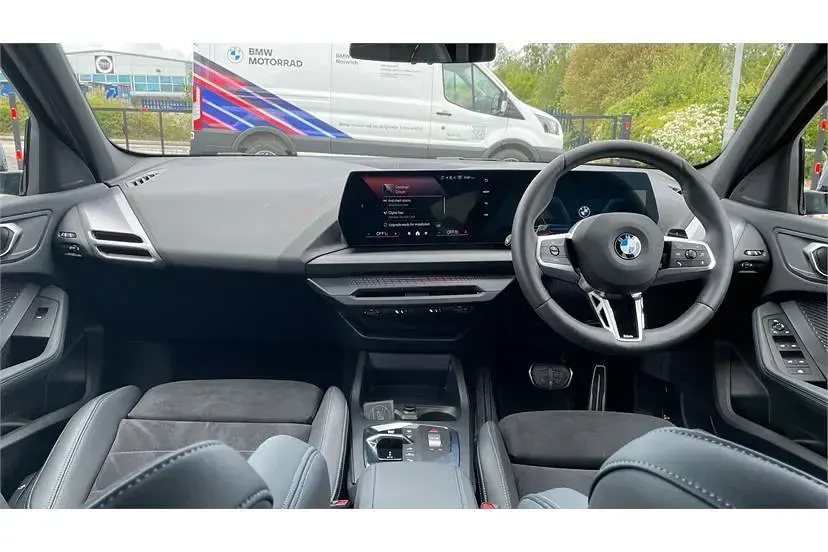 Usado BMW 120 M Sport 156 CV (114 kW) 2025 Gris Utilitario