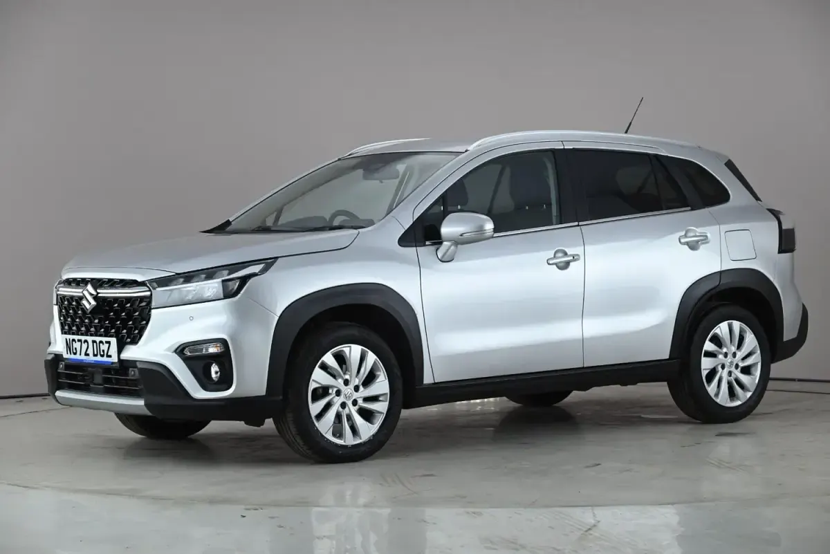 Begagnad Suzuki SX4 S-Cross 2023 Silver SUV