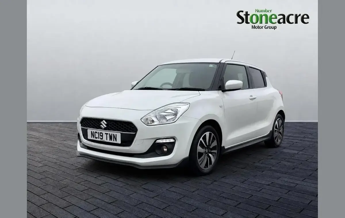 Used Suzuki Swift 90 HP (66 kW) 2019 White Hatchback