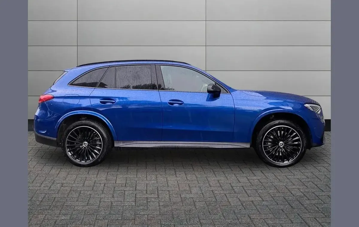 Used Mercedes GLC300 Urban 309 HP (227 kW) 2025 Blue SUV