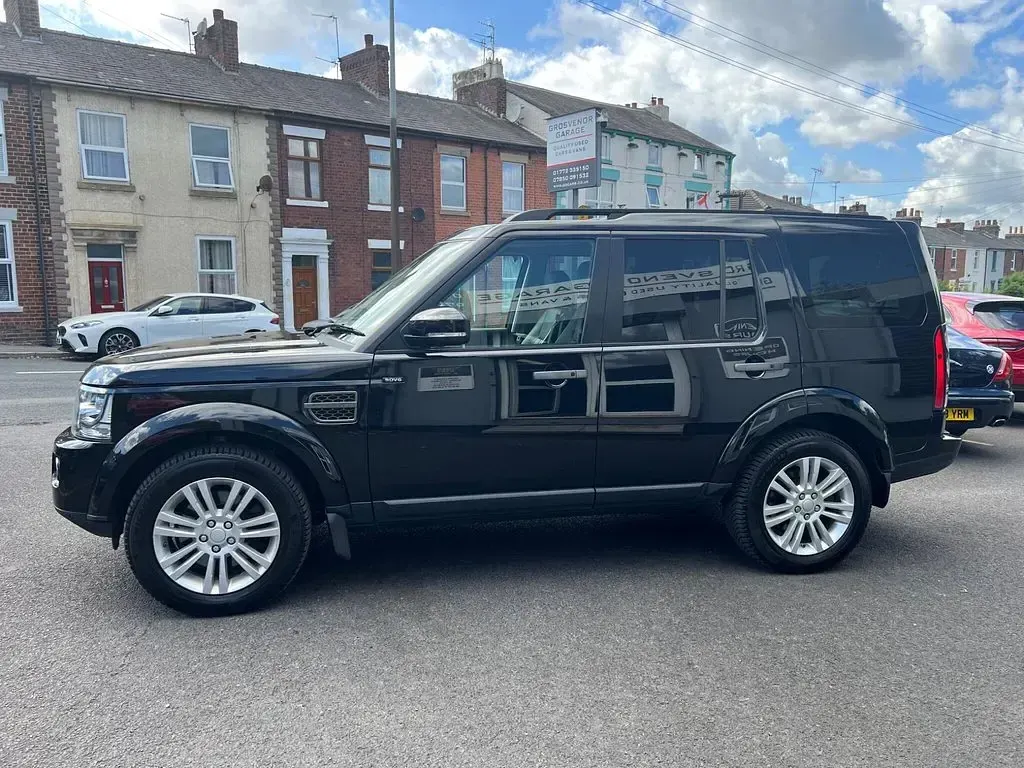Used Land Rover Discovery 4 Graphite 2016 Black SUV