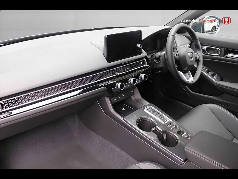 Used Honda Civic Advance 141 HP (103 kW) 2025 Black Hatchback