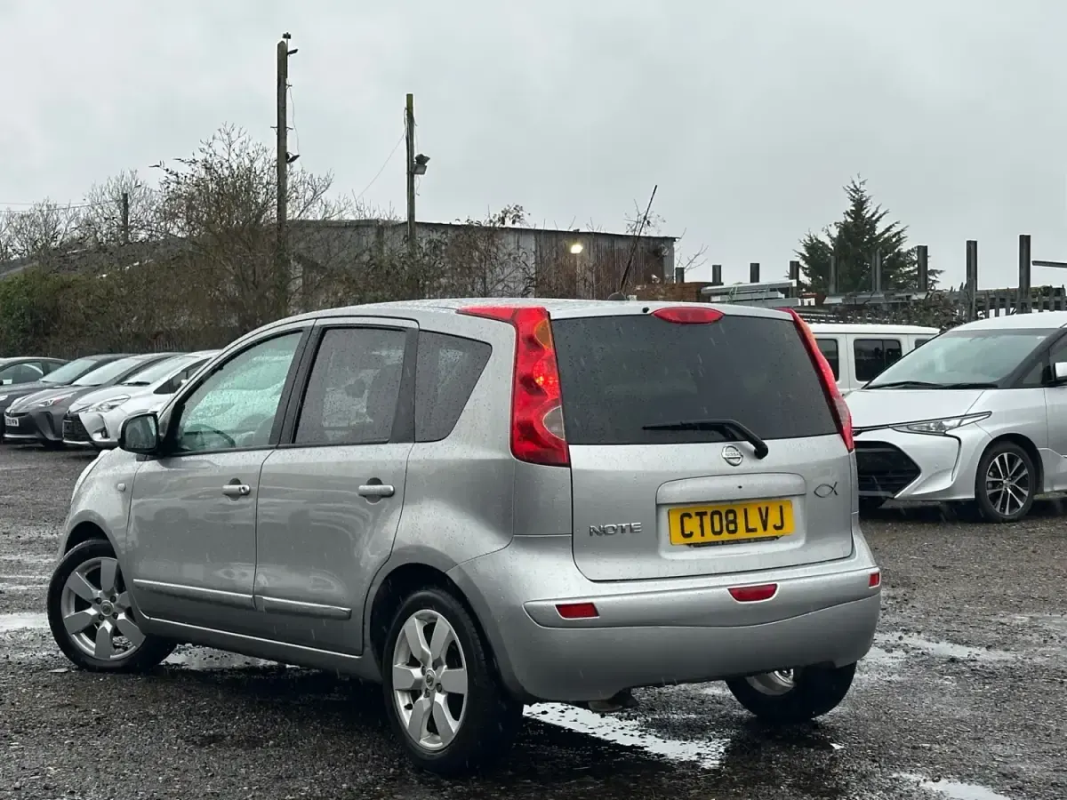 Begagnad Nissan Note Tekna 2021 Silver Halvkombi