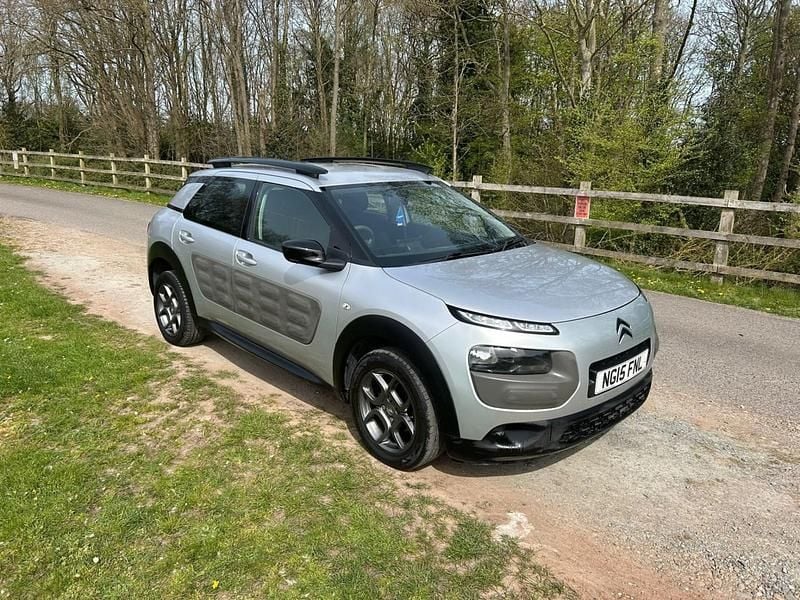 Used Citroën C4 Cactus Feel 110 HP (80 kW) 2015 Silver Hatchback