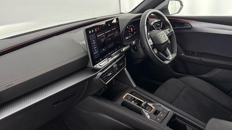 Used Cupra Leon 2024 Glacial white Hatchback