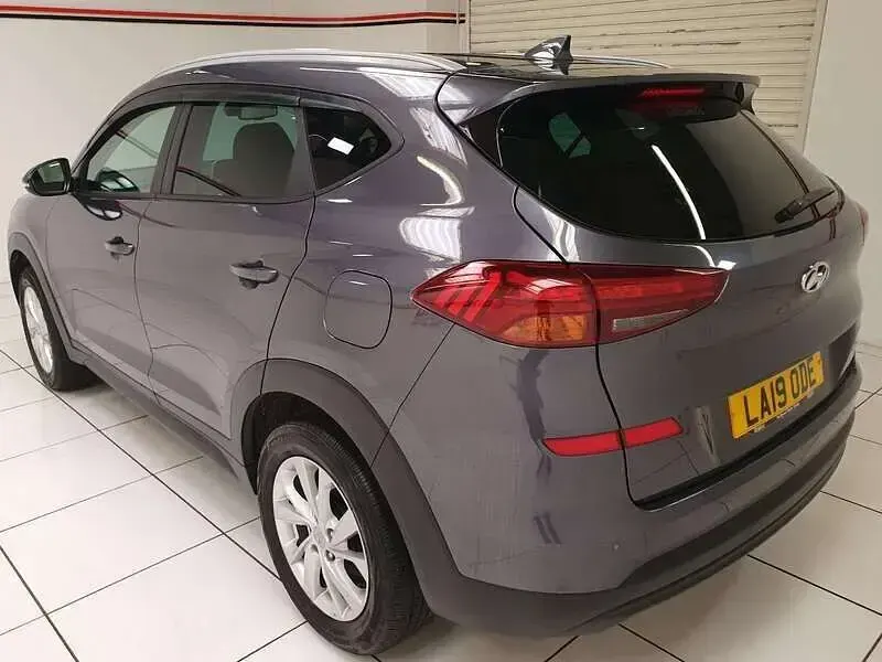 Used Hyundai Tucson SE 132 HP (97 kW) 2019 Grey SUV