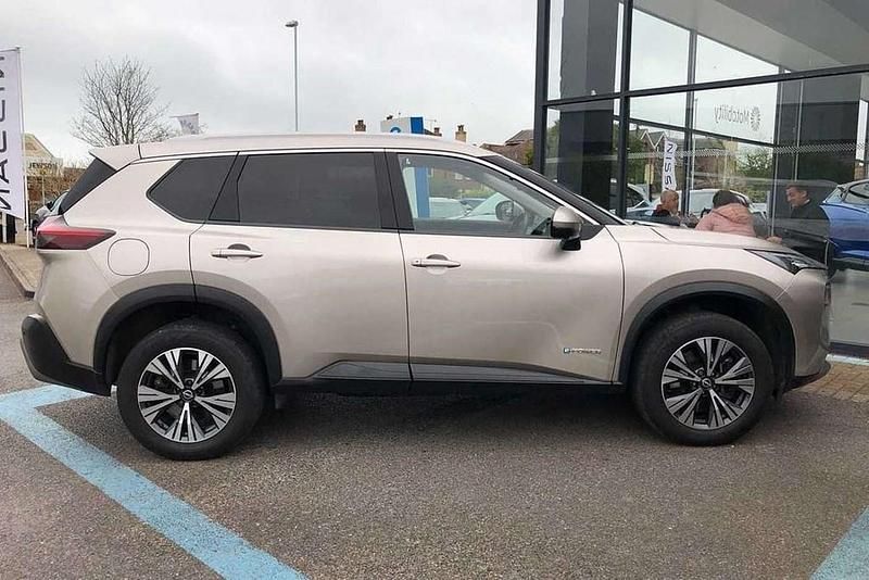 Used Nissan X-Trail N-Connecta 213 HP (156 kW) 2023 Silver SUV