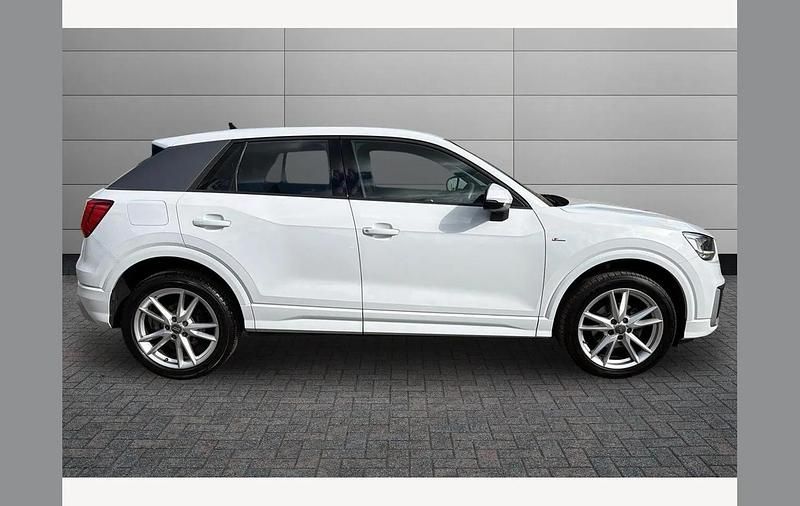 Used Audi Q2 S-Line 150 HP (110 kW) 2020 White SUV