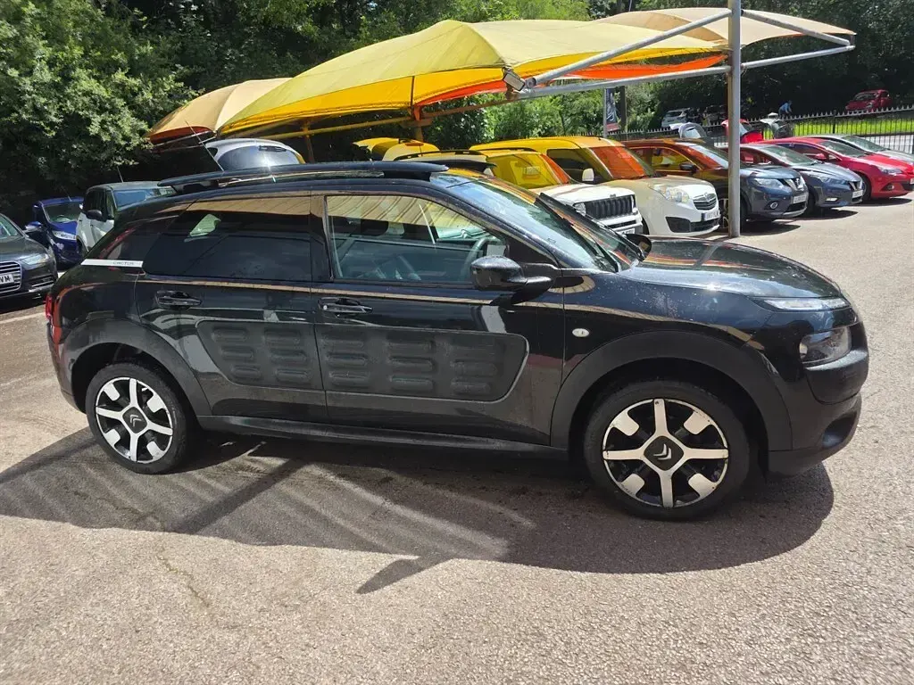 Used Citroën C4 Cactus Flair 98 HP (72 kW) 2018 Black Hatchback