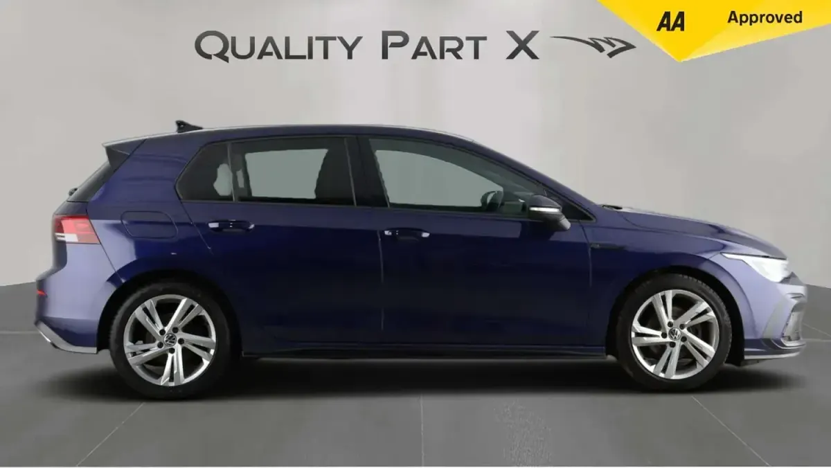 Used VW Golf VIII R-line 150 HP (110 kW) 2024 Blue Hatchback