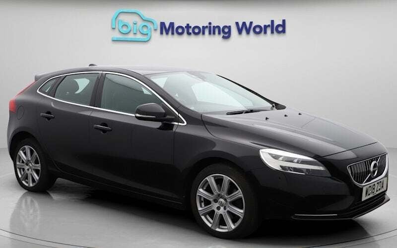 Used 2018 Volvo V40 Inscription Estate | £10,500 (Fair price) - Image 1/4