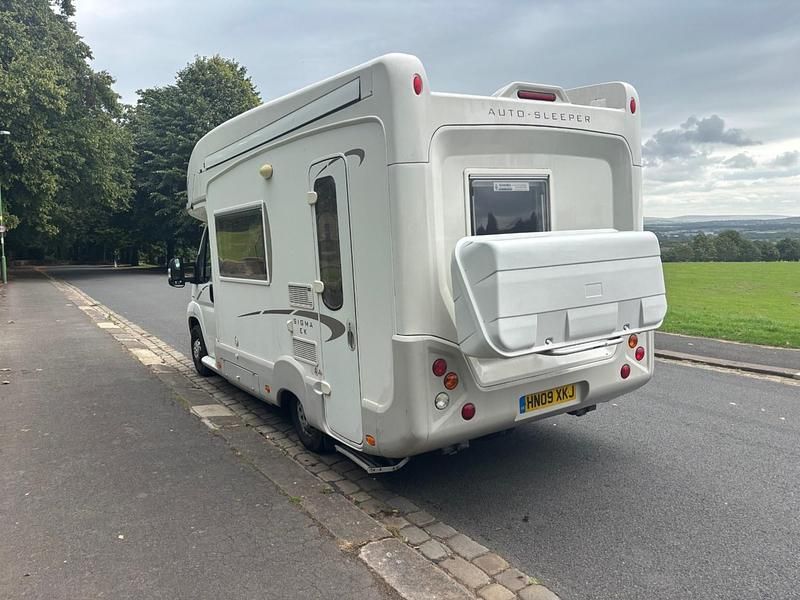 Used Peugeot Boxer 120 HP (88 kW) 2009 White Van