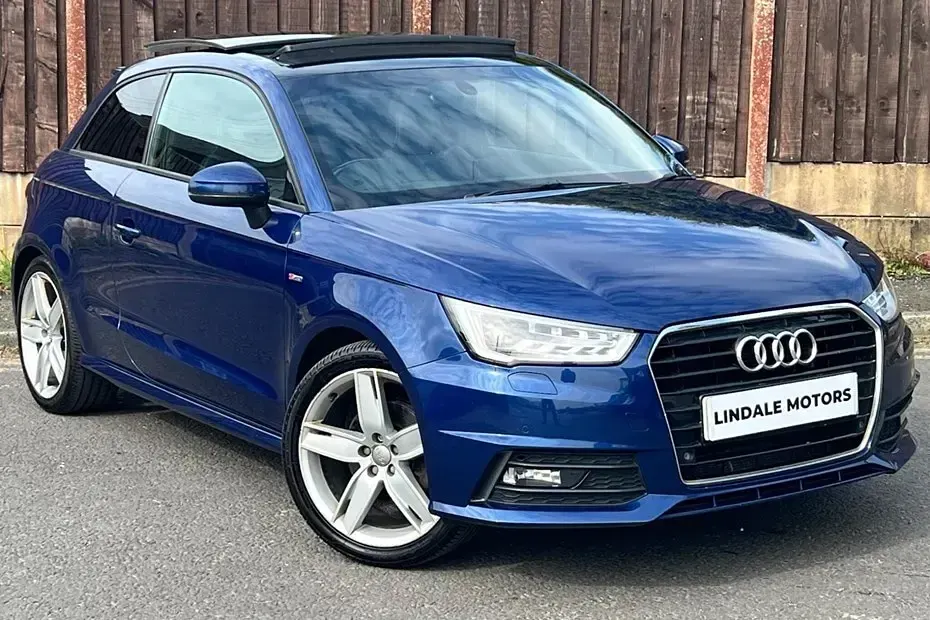 Begagnad Audi A1 S-Line 116 HK (85 kW) 2015 Blå Halvkombi