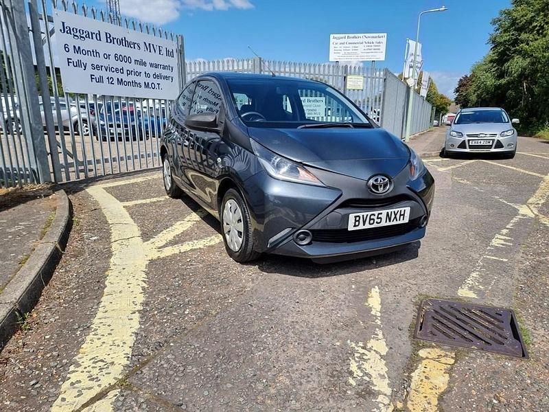 Grey Used 2015 Toyota Aygo Hatchback | £6,200 (Fair price) - Image 1/4