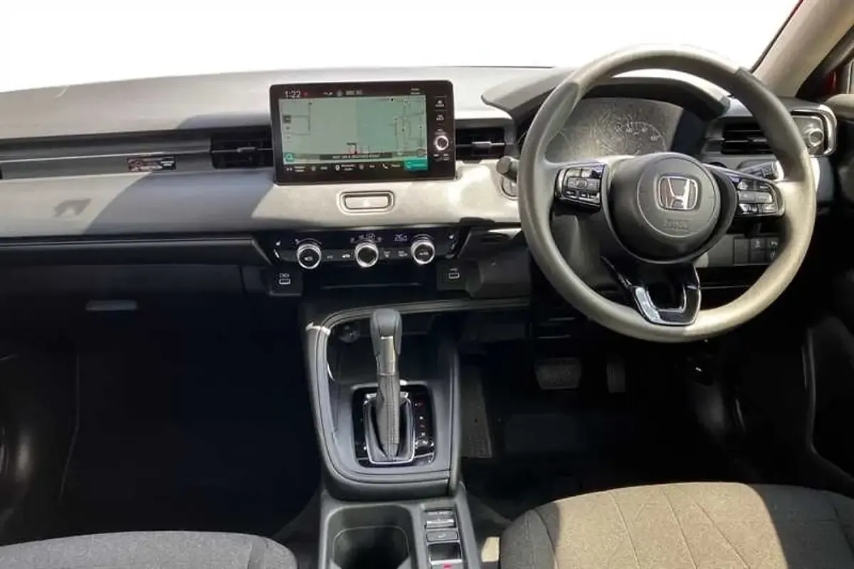 Used Honda HR-V Elegance 131 HP (96 kW) 2024 Red SUV
