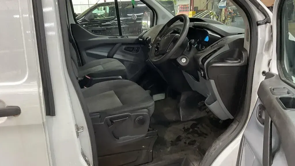 Used Ford Transit Custom 105 HP (77 kW) 2016 White Van