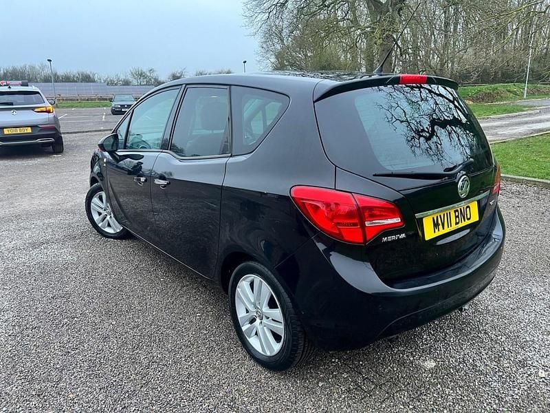 Używany Vauxhall Meriva 2011 Czarny Minivan