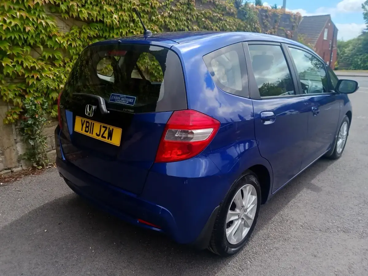 Used Honda Jazz ES 2011 Blue Hatchback