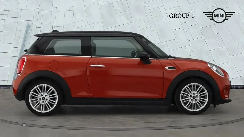 Used Mini Cooper Hatch 134 HP (98 kW) 2018 Orange Hatchback