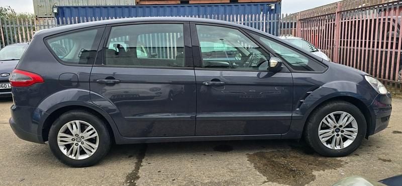 Used Ford S-MAX Zetec 114 HP (83 kW) 2014 Grey MPV