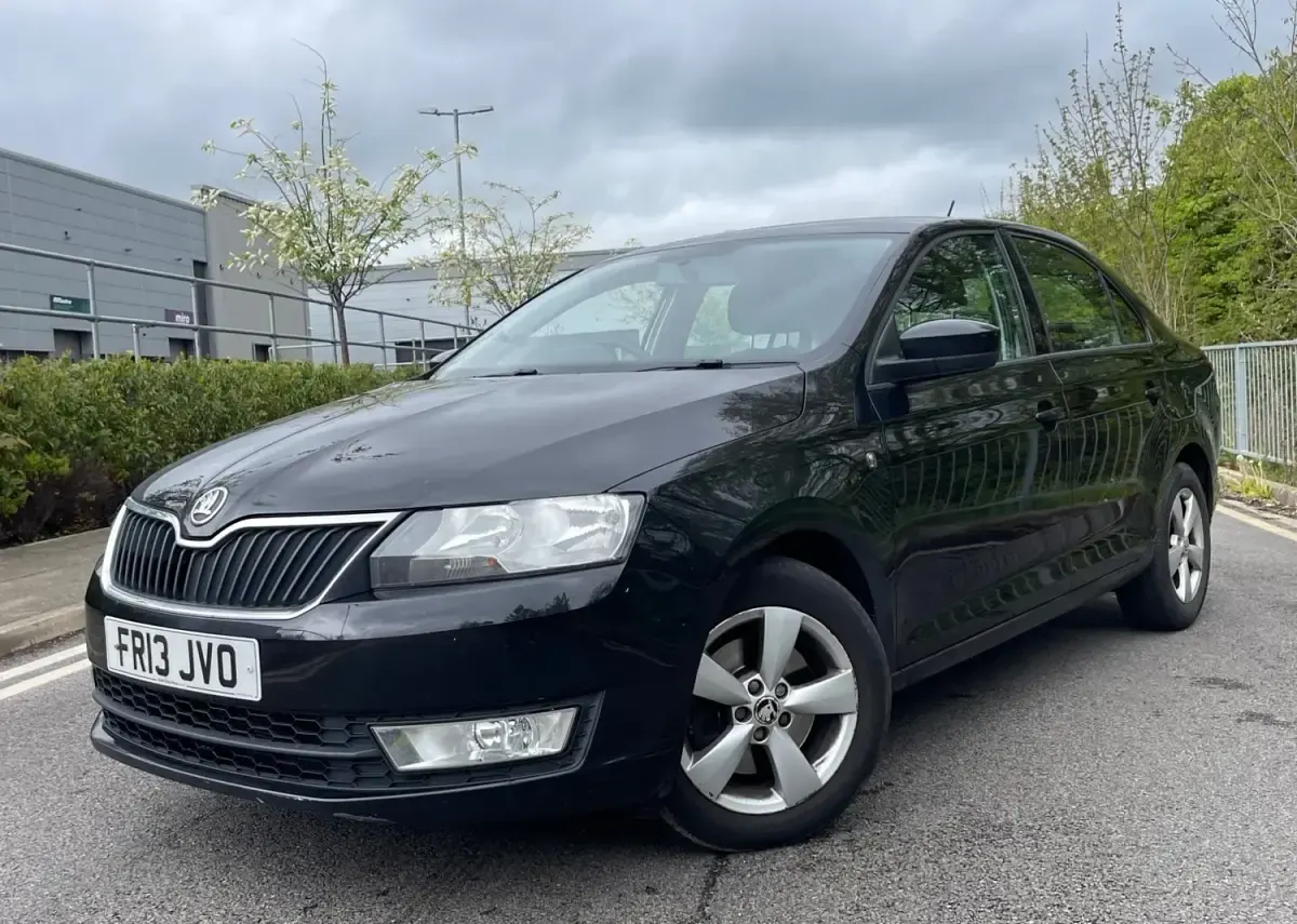 Usado Skoda Rapid SE 2013 Preto Citadino