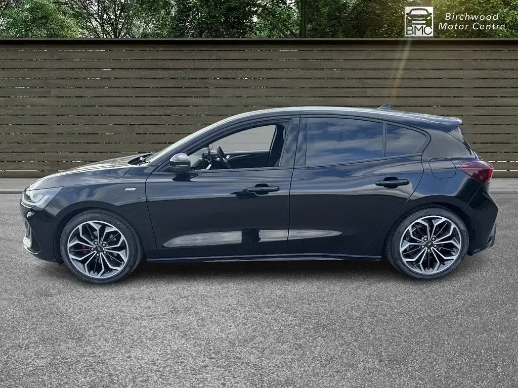 Used Ford Focus ST-Line 120 HP (88 kW) 2022 Black Hatchback