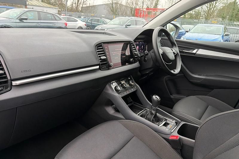 Used Skoda Karoq SE 147 HP (108 kW) 2025 White SUV