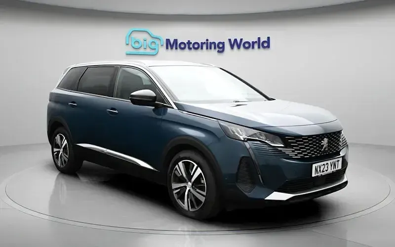 Second-hand Peugeot 5008 Active+ 131 CP (96 kW) 2023 Albastru SUV