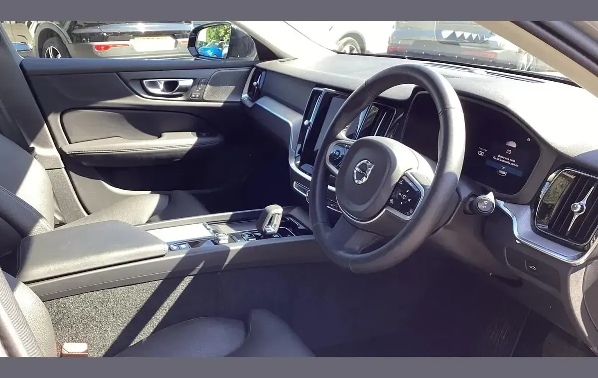 Used Volvo V60 Ultra 194 HP (142 kW) 2025 Grey Estate
