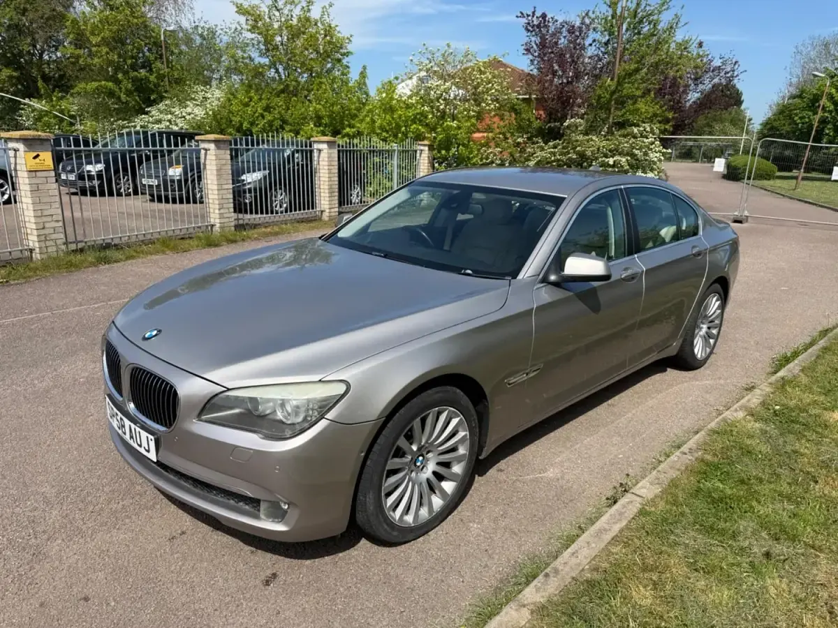 Begagnad BMW 730 2008 Silver Sedan