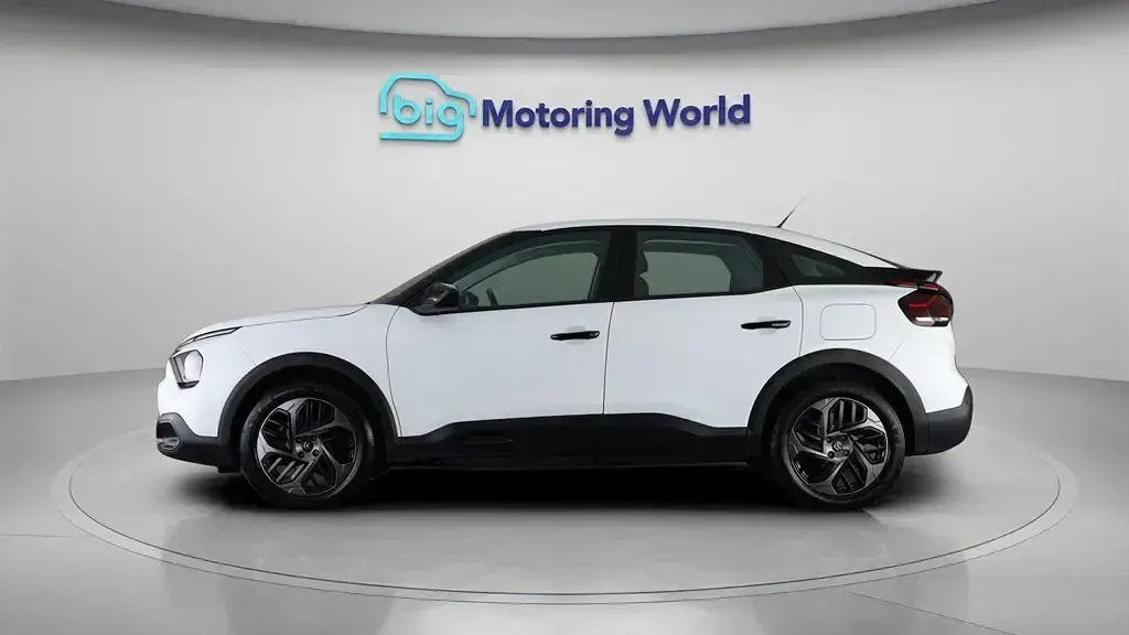 Used Citroën C4 PureTech 100 HP (73 kW) 2022 White Hatchback