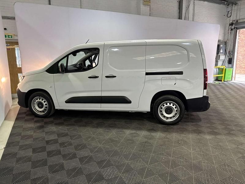 Used Peugeot Partner 2024 White MPV
