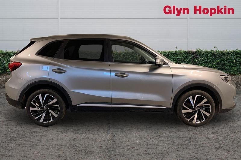 Used MG ZS Trophy 2025 Silver Hatchback