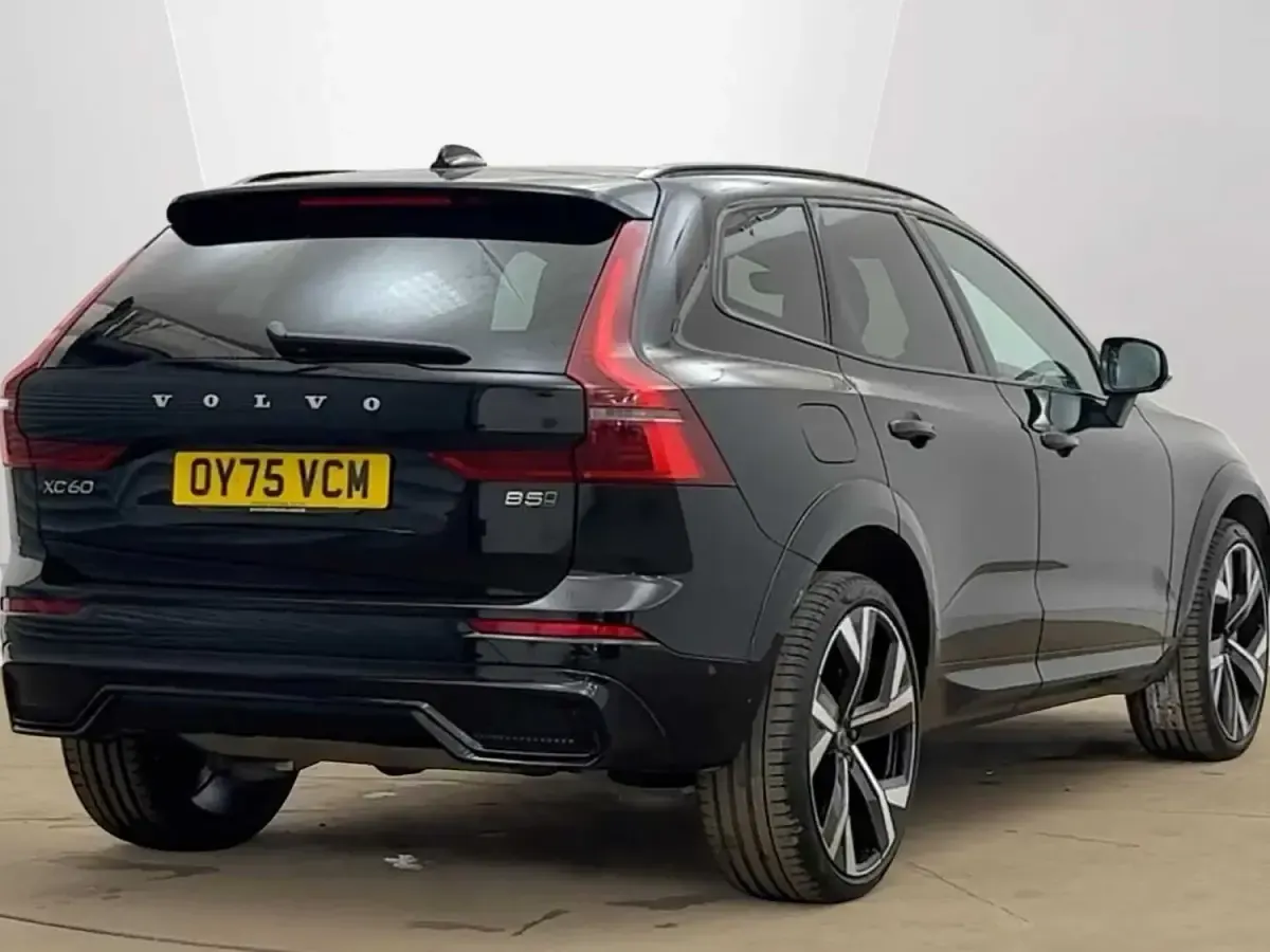 Used Volvo XC60 Ultra 247 HP (181 kW) 2025 Black SUV