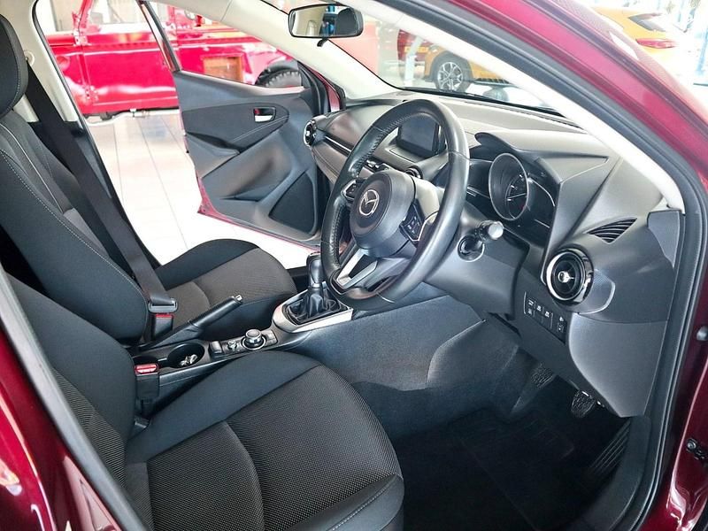 Używany Mazda 2 Inclusive 2019 Czerwony Hatchback