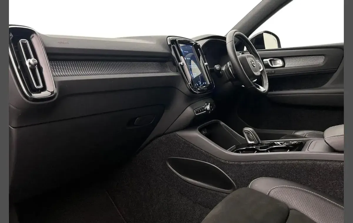 Used Volvo XC40 188 HP (138 kW) 2018 Grey SUV