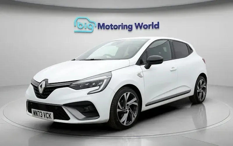 Used Renault Clio RS Line 90 HP (66 kW) 2023 White Hatchback