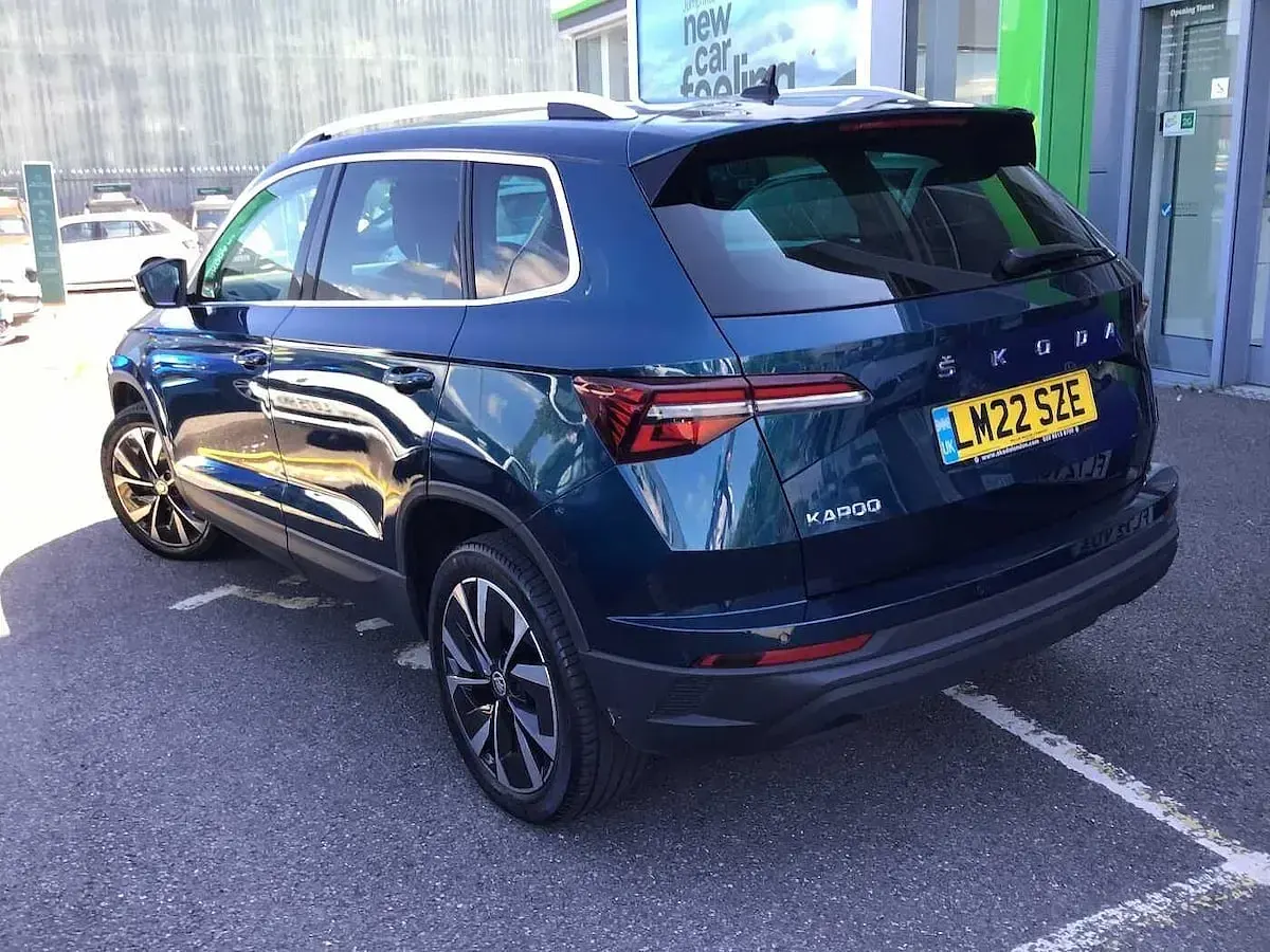 Used Skoda Karoq SE L 110 HP (80 kW) 2022 Petrol blue metallic SUV