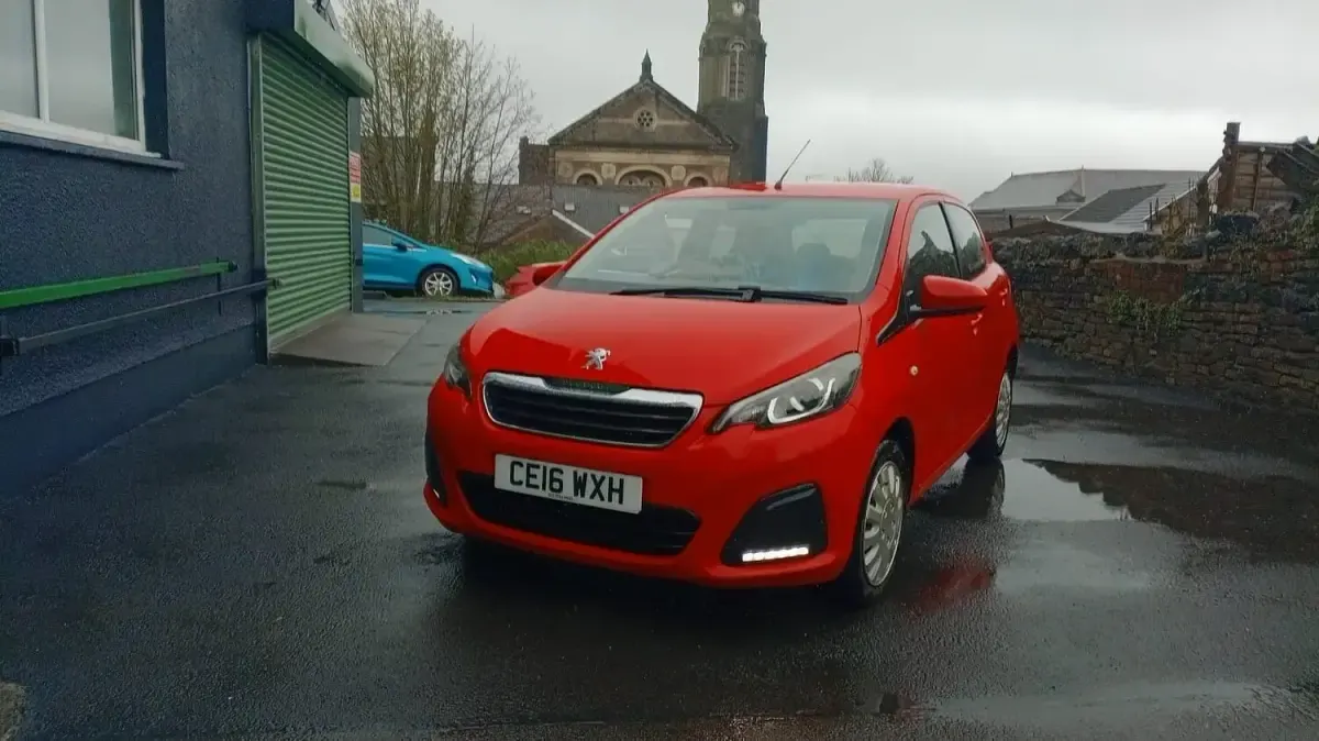 Używany Peugeot 108 Active 68 KM (50 kW) 2016 Czerwony Hatchback