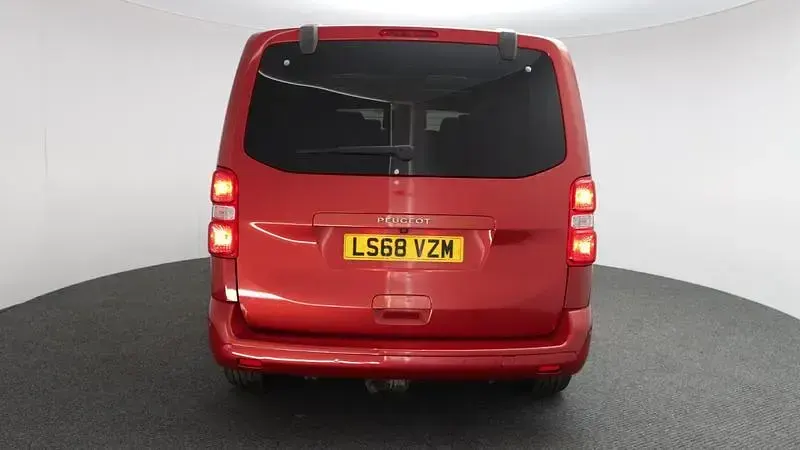 Used Peugeot Traveller Allure 148 HP (108 kW) 2018 Orange MPV