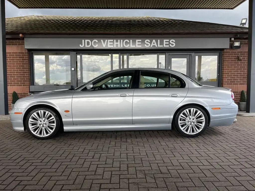 Used Jaguar S-Type S 207 HP (152 kW) 2007 Silver Sedan