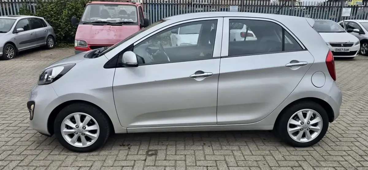 Second-hand Kia Picanto 85 CP (62 kW) 2011 Argintiu Hatchback